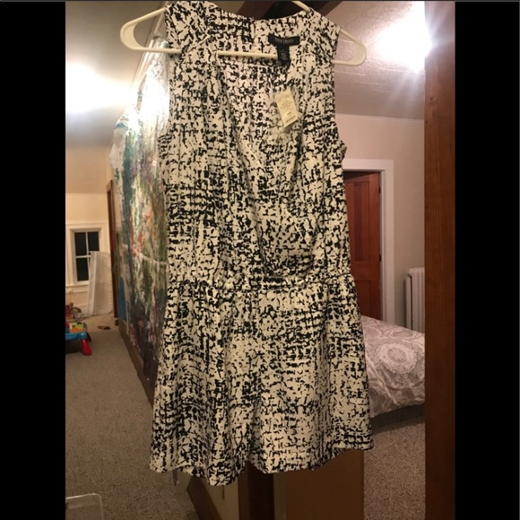 White House Black Market black& white romper sz 2 - Picture 4 of 4